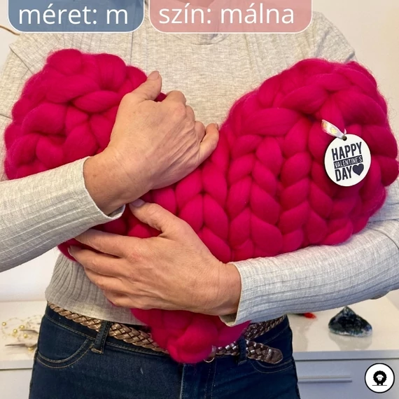 Szív alakú díszpárna (két méretben)