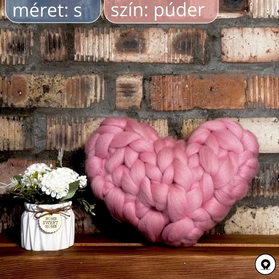 Szív alakú díszpárna (két méretben)
