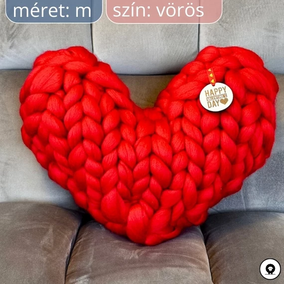 Szív alakú díszpárna (két méretben)